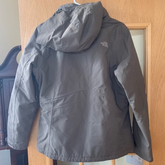 The North Face Women's Olive Green Ski Jacket - Picture 2 of 7